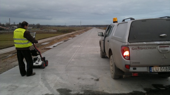 GeoSpectrum - Georadar surveys to verify the quality of construction layers of built highway with concrete surface