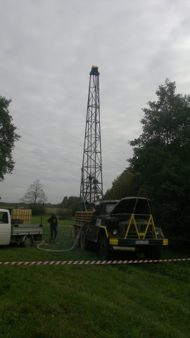 GeoSpectrum - Drilling machine on the location of uphole