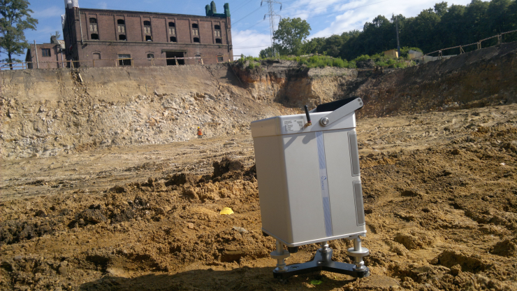 GeoSpectrum - Badania grawimetryczne w głębokim wykopie budowlanym mające na celu wykrycie anomalii gęstościowych w miejscu płyty fundamentowej budowanego obiektu wielkokubaturowego